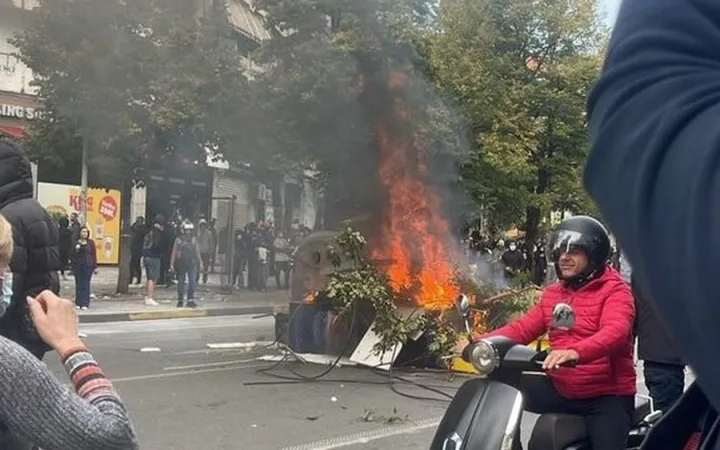Tensione te “Dollari”, protestuesit sulmojnë kompaninë “ONE”