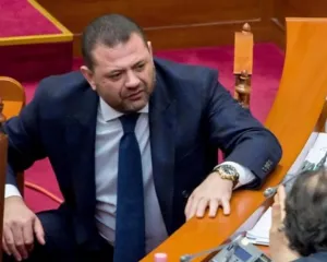 Zbrdhet propozimi i PSD-së së Tom Doshit për zgjedhjet vendore 2027