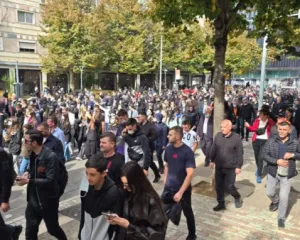 Të rinjtë shqiptarë janë ndër më të varfrit në Europë