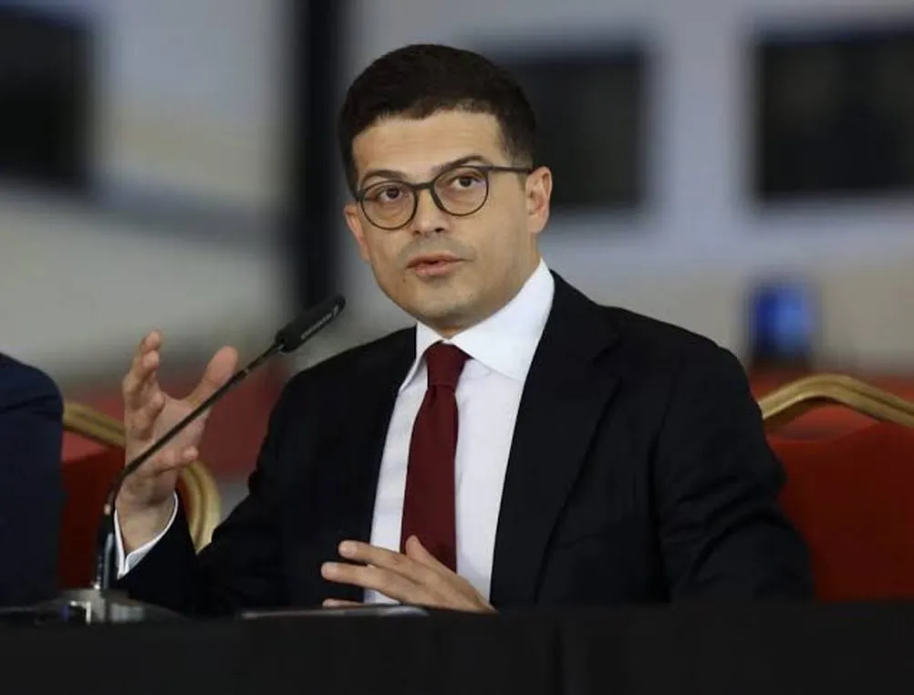 Pirro Vengu reagon për protestat: Studentët e duan Shqipërinë