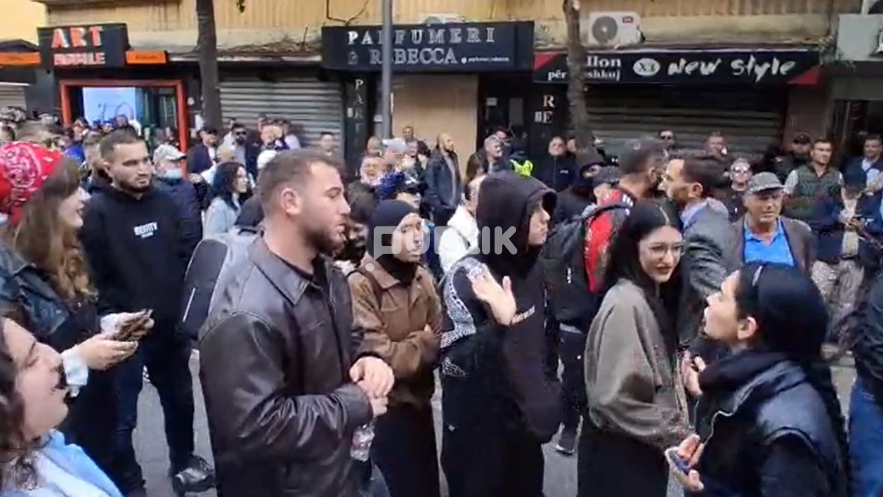 “Opozita jemi ne!” Studentët përplasen me PD-në: Si u shitët gjithë këto vite?