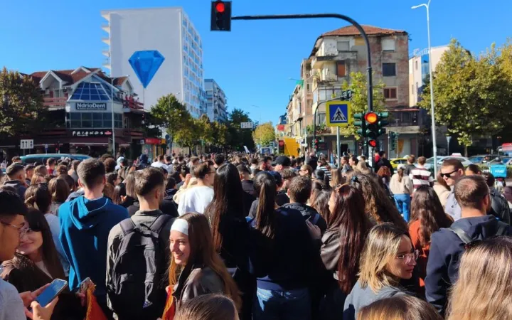 OKB reagon për dhunën në Tiranë: Policia të tregojë vetëpërmbajtje